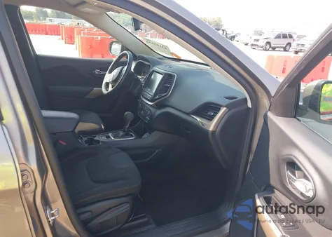 2017 Jeep Cherokee Latitude Fwd from USA, damaged, VIN 1C4PJLCS1HW592849